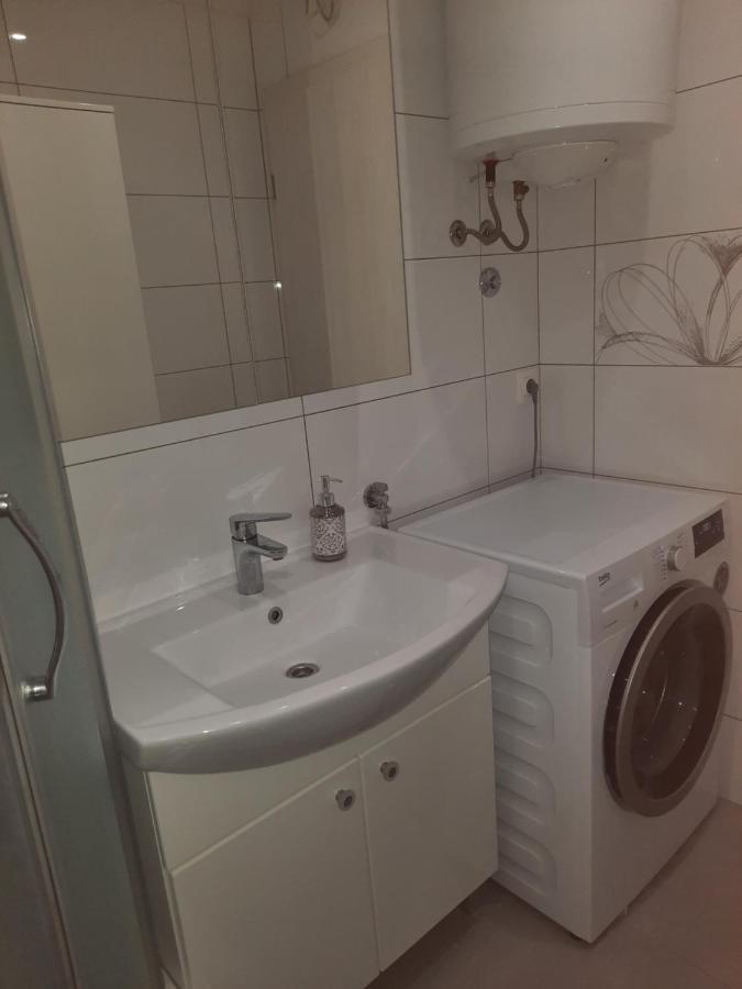 Ani Apartment สปลิท ภายนอก รูปภาพ